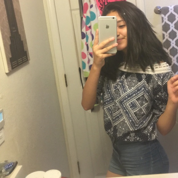 Meet your Posher, Bianca - Picture 1 of 1